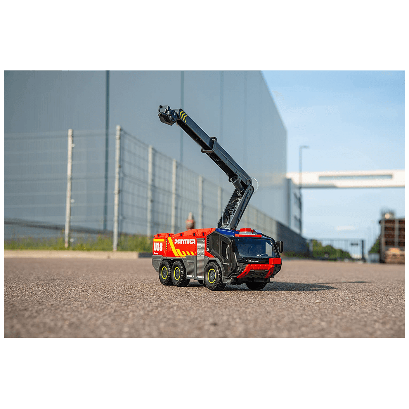 Dickie Toys Vatrogasni kamion sa daljinskim upravljačem - RC Airport Fire Brigade