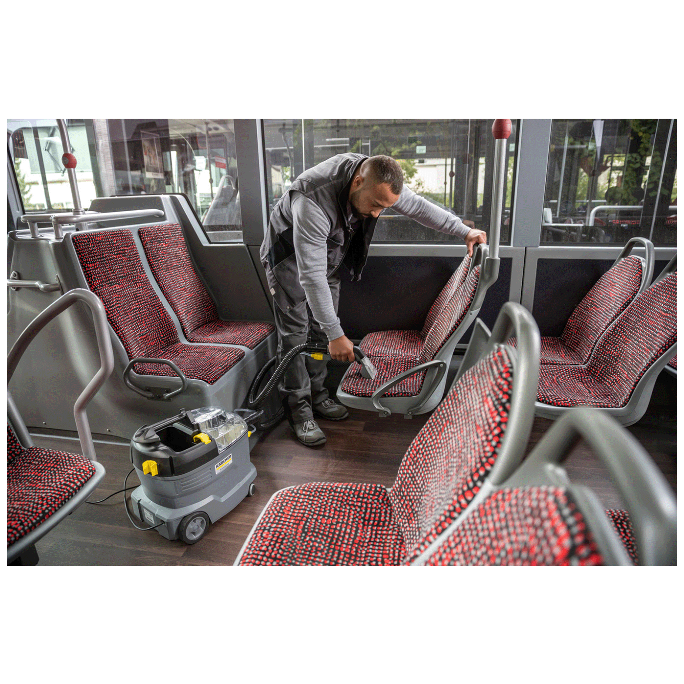 Karcher Usisavač za čišćenje tepiha, tekstilnih obloga, namještaja - Puzzi 8/1