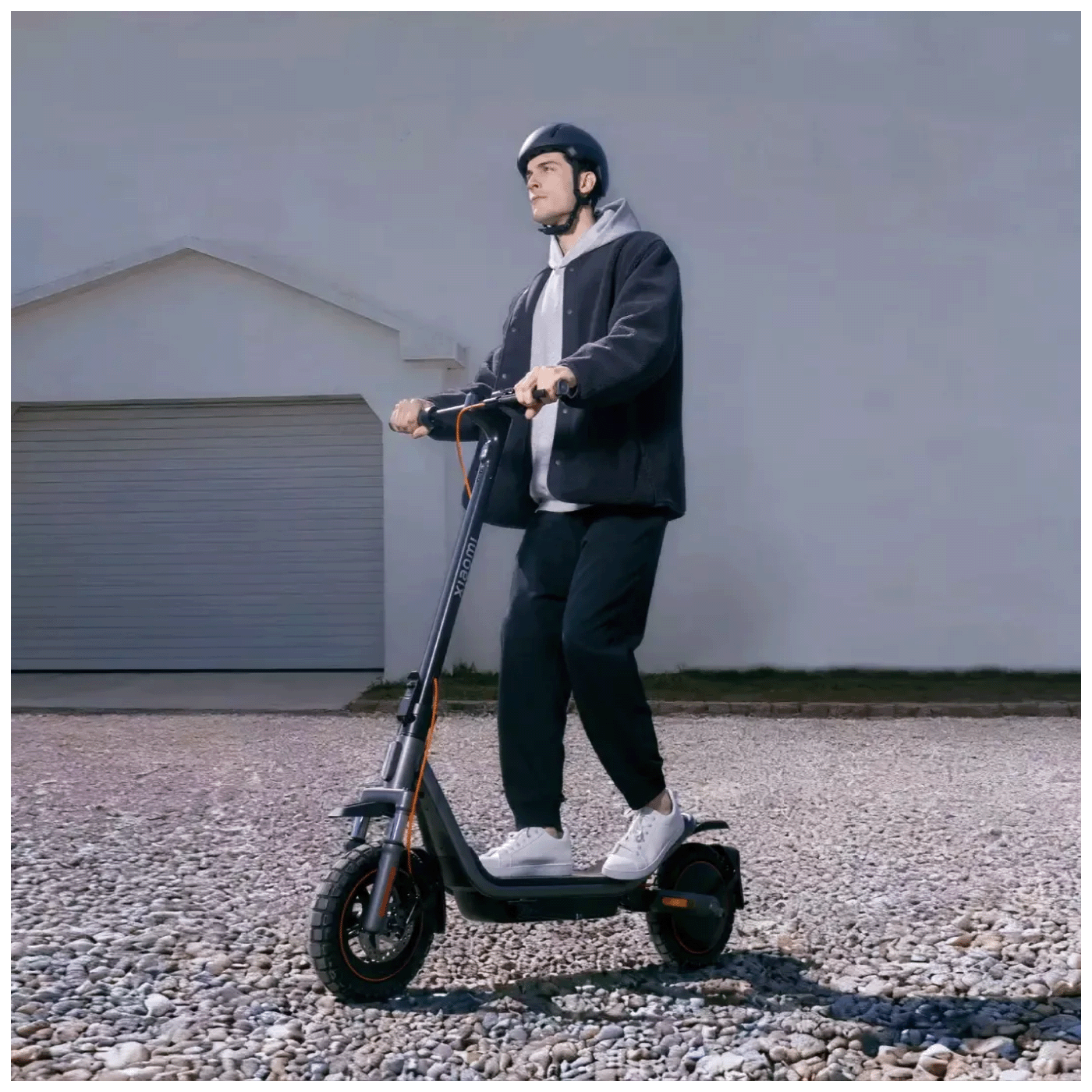 Xiaomi Električni romobil, 12" točkovi, 25 km/h, Domet do 70 km - Mi Electric Scooter 6 Pro