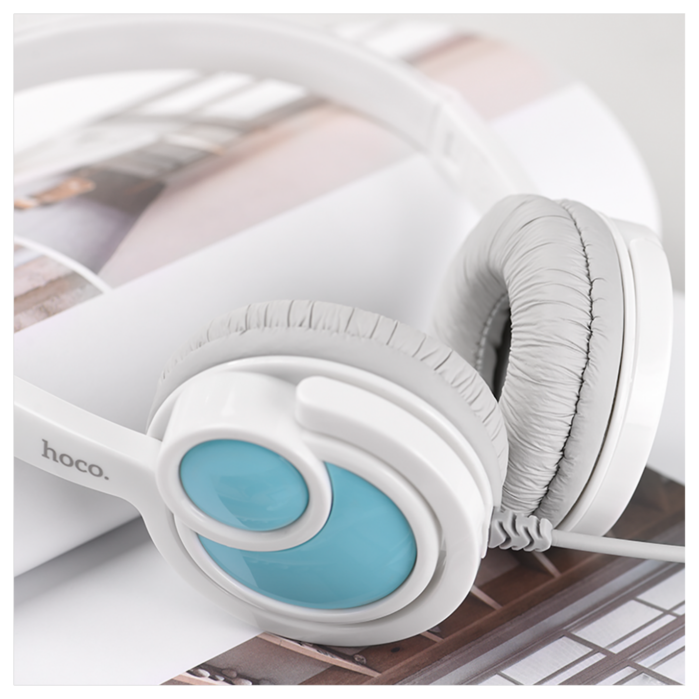 hoco. Slušalice sa mikrofonom, 3.5 mm,dužina kabela 1.5 met,bijela - W17 Delightful Headphones MIC WH