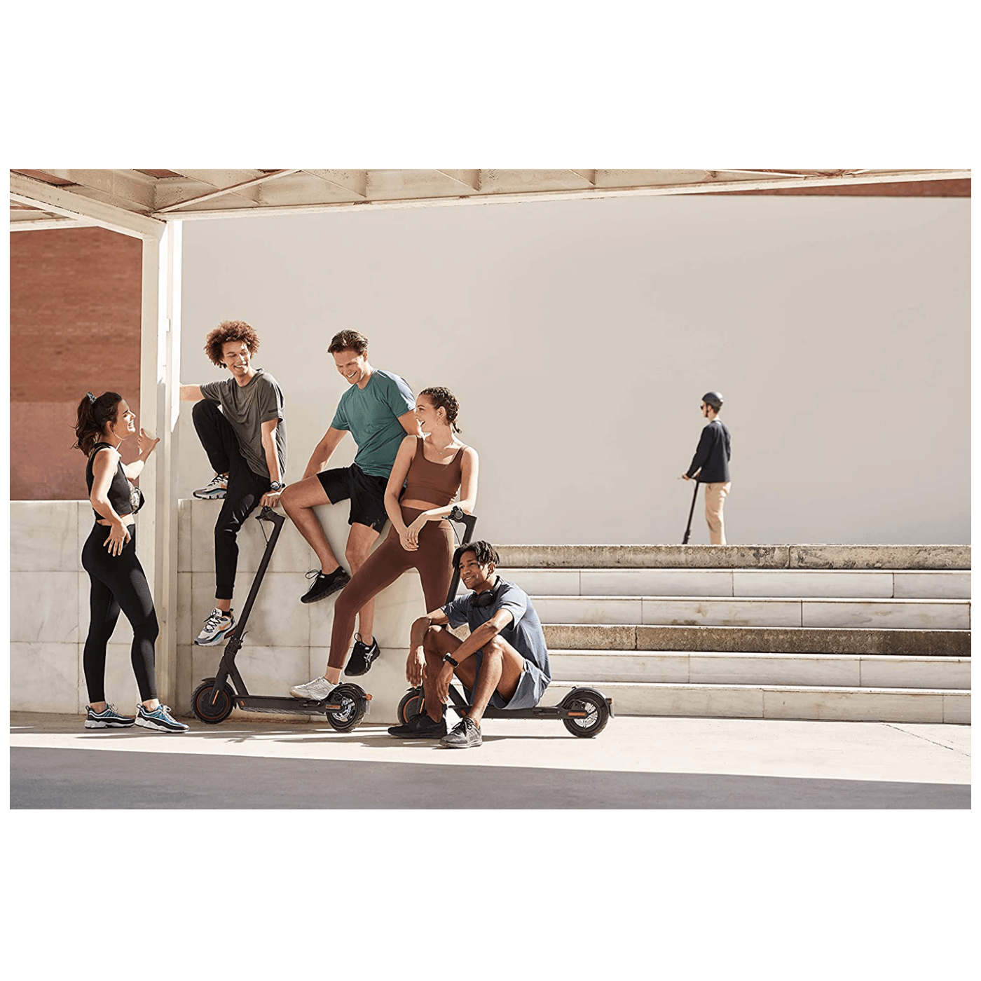 Xiaomi Električni Romobil, 8.5" točkovi, 25 km/h, Domet do 45 km - Mi Electric Scooter Pro2