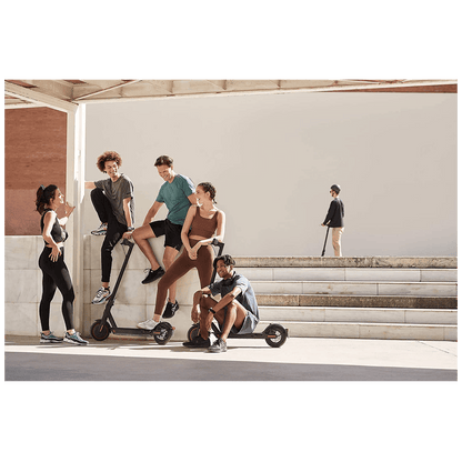 Xiaomi Električni Romobil, 8.5" točkovi, 25 km/h, Domet do 45 km - Mi Electric Scooter Pro2