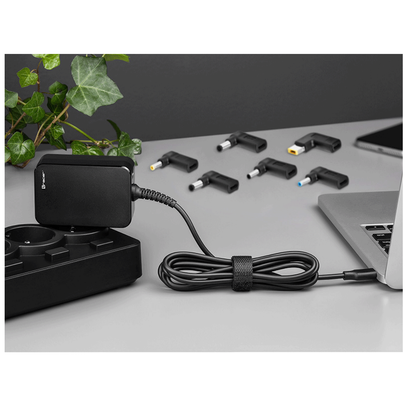 Tracer Adapter / Punjač za laptop, univerzalni, 7u1, 65W - NOTEBOOK CHARGER PRIME 65W 7IN1