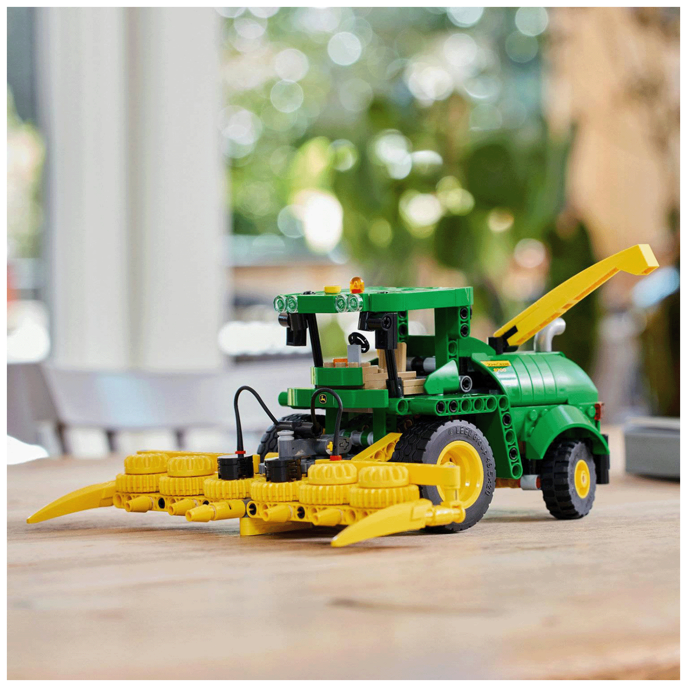 Lego Kombajn John Deere 9700, LEGO Technic