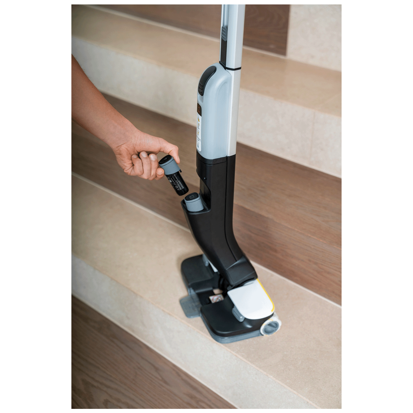 Karcher Čistač podova, akumulatorski, Li-Ion baterija 2Ah - FC 4-4