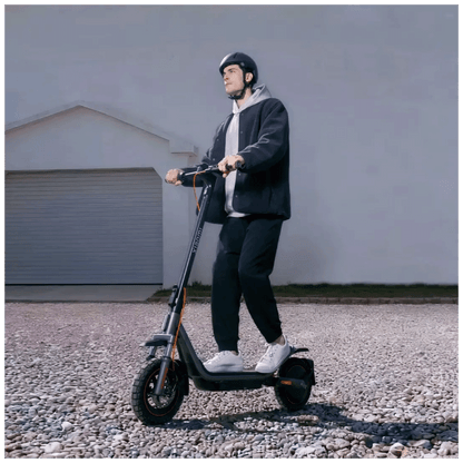 Xiaomi Električni romobil, 12" točkovi, 25 km/h, Domet do 70 km - Mi Electric Scooter 6 Pro