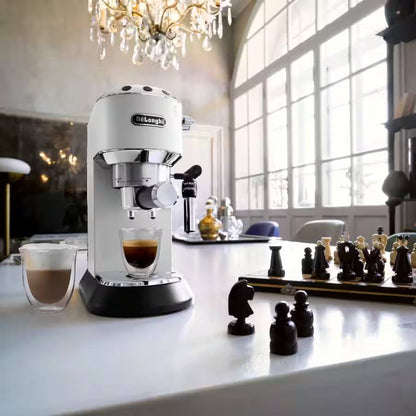 DeLonghi Dedica Style EC 685.W - Aparat za espresso bijeli